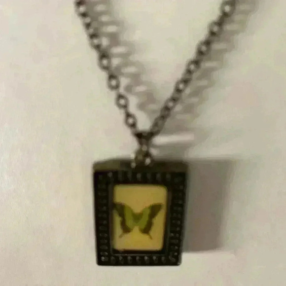 New expression butterfly necklace - Picture 2 of 6